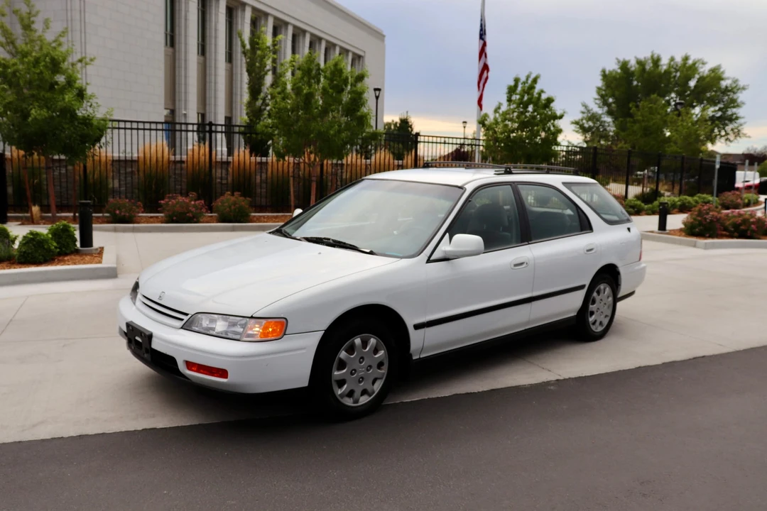 1995 Honda Accord 5th Gen - Image 8 of 31