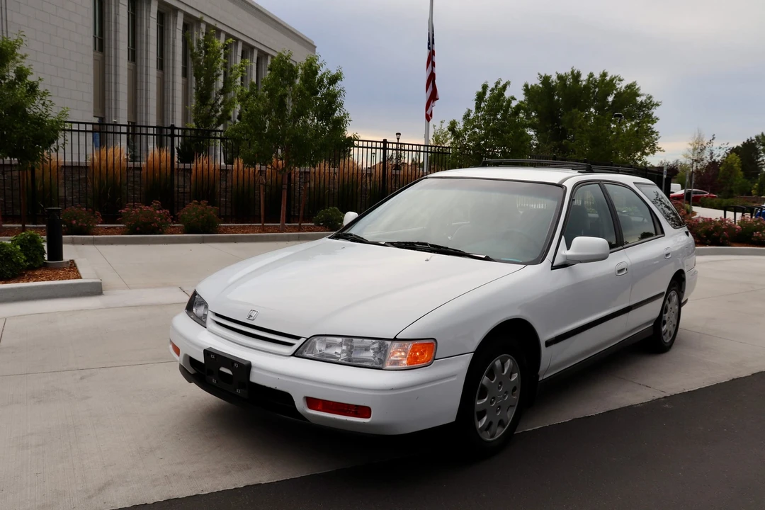 1995 Honda Accord 5th Gen - Image 14 of 31