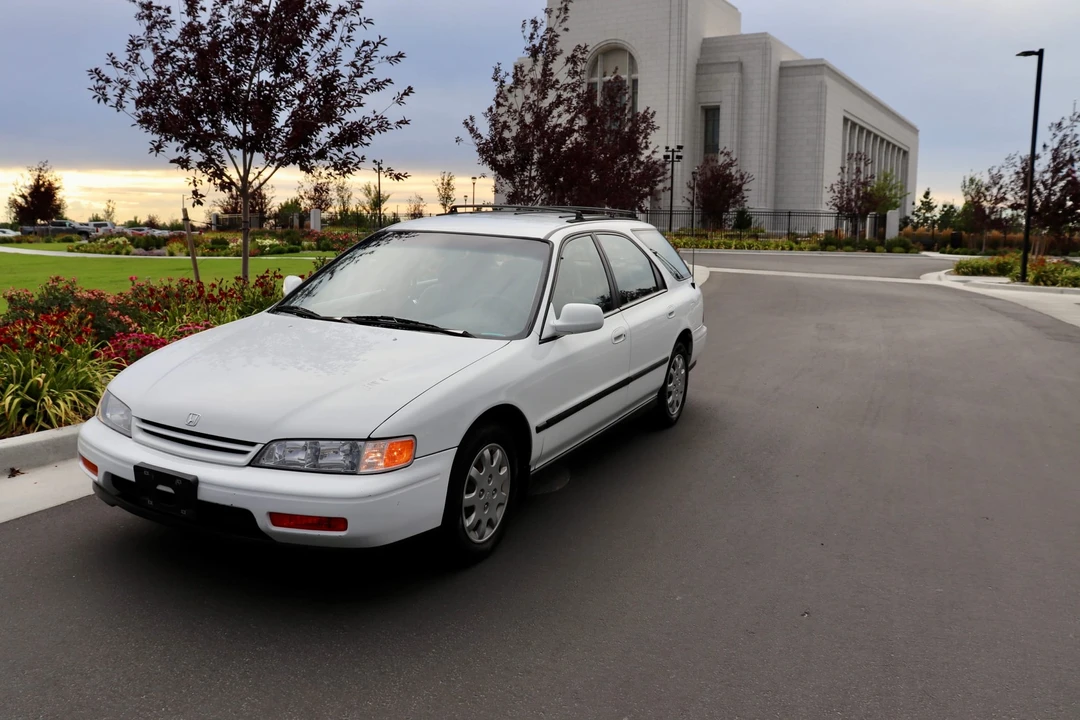 1995 Honda Accord 5th Gen - Image 13 of 31