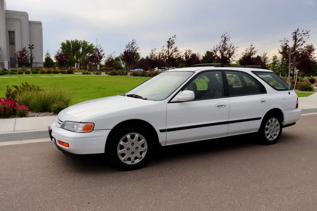 1995 Honda Accord 5th Gen - Image 5 of 31