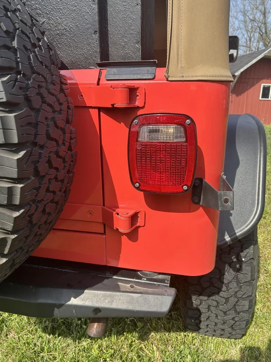 1995 Jeep YJ Wrangler - Image 23 of 31
