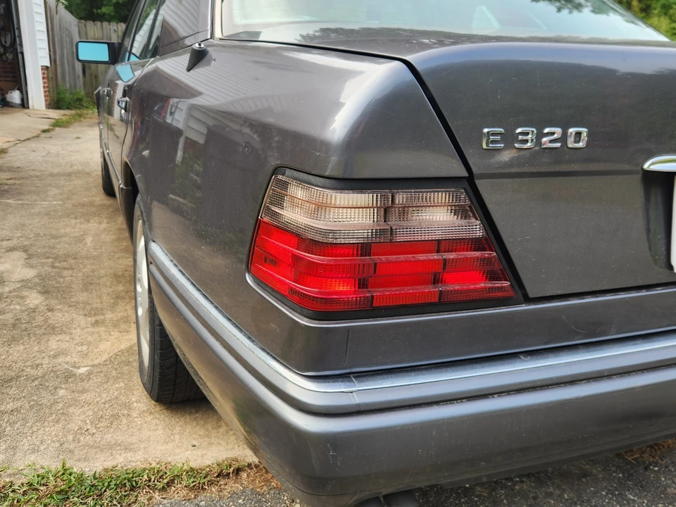 1995 Mercedes-Benz W124 E-Class - Image 24 of 31