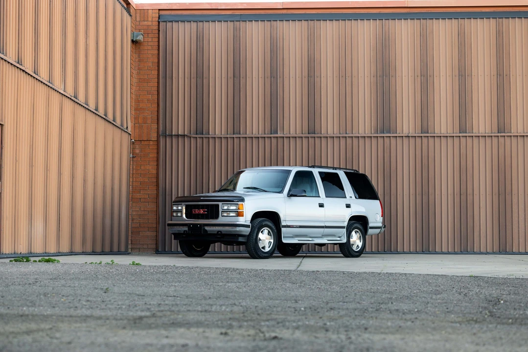 1996 GMC Yukon 1st Gen - Image 2 of 31