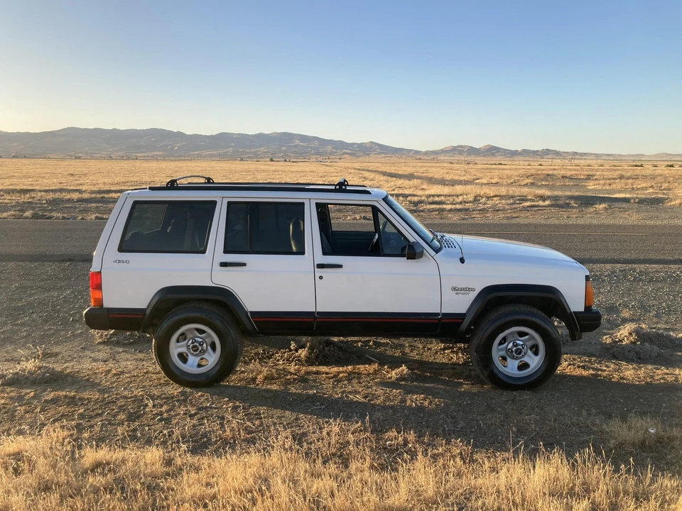 1996 Jeep XJ Cherokee - Image 28 of 31