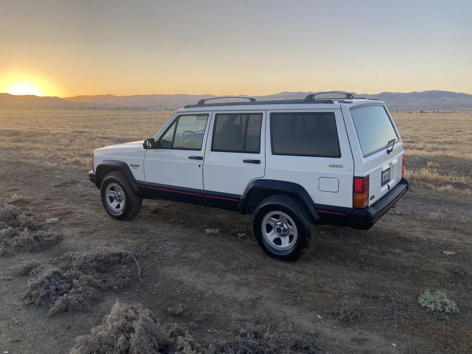 1996 Jeep XJ Cherokee - Image 19 of 31