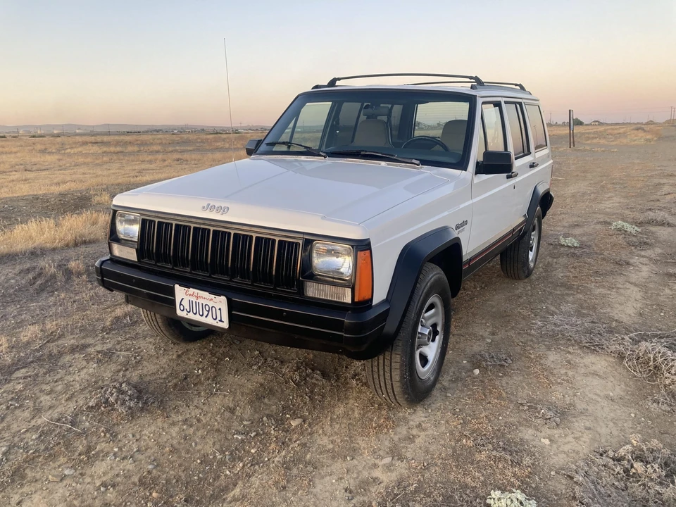 1996 Jeep XJ Cherokee - Image 9 of 31