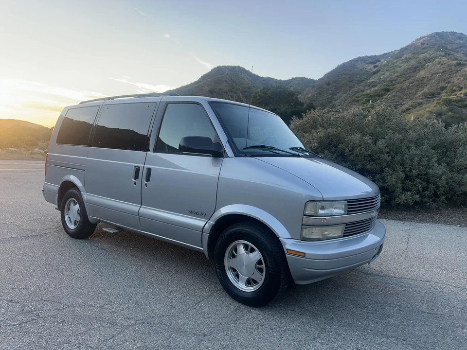 1997 Chevrolet Astro - Image 31 of 31