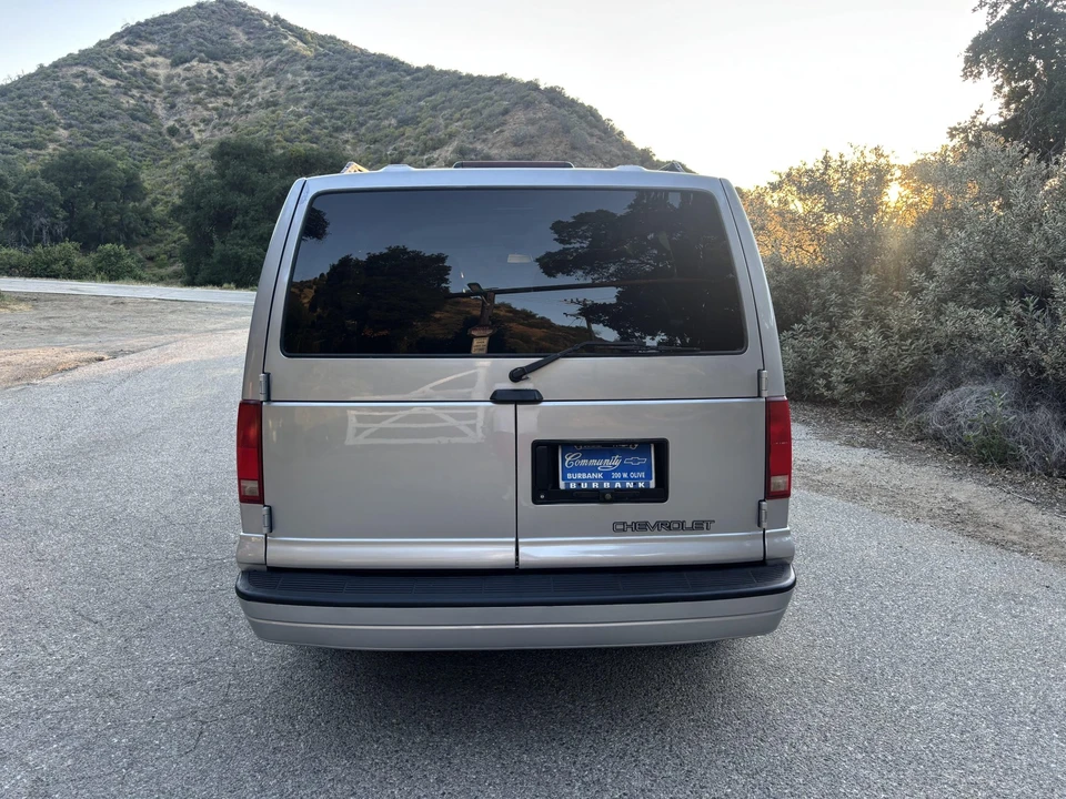 1997 Chevrolet Astro - Image 18 of 31