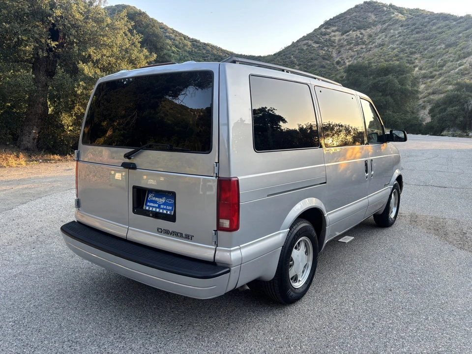 1997 Chevrolet Astro - Image 20 of 31