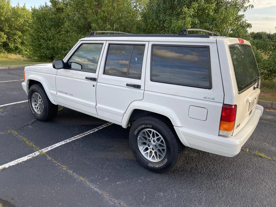 1997 Jeep XJ Cherokee - Image 13 of 31