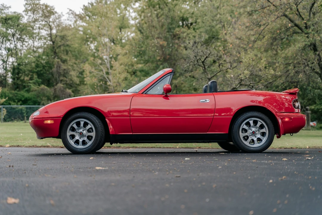 1997 Mazda NA MX-5 Miata - Image 2 of 31