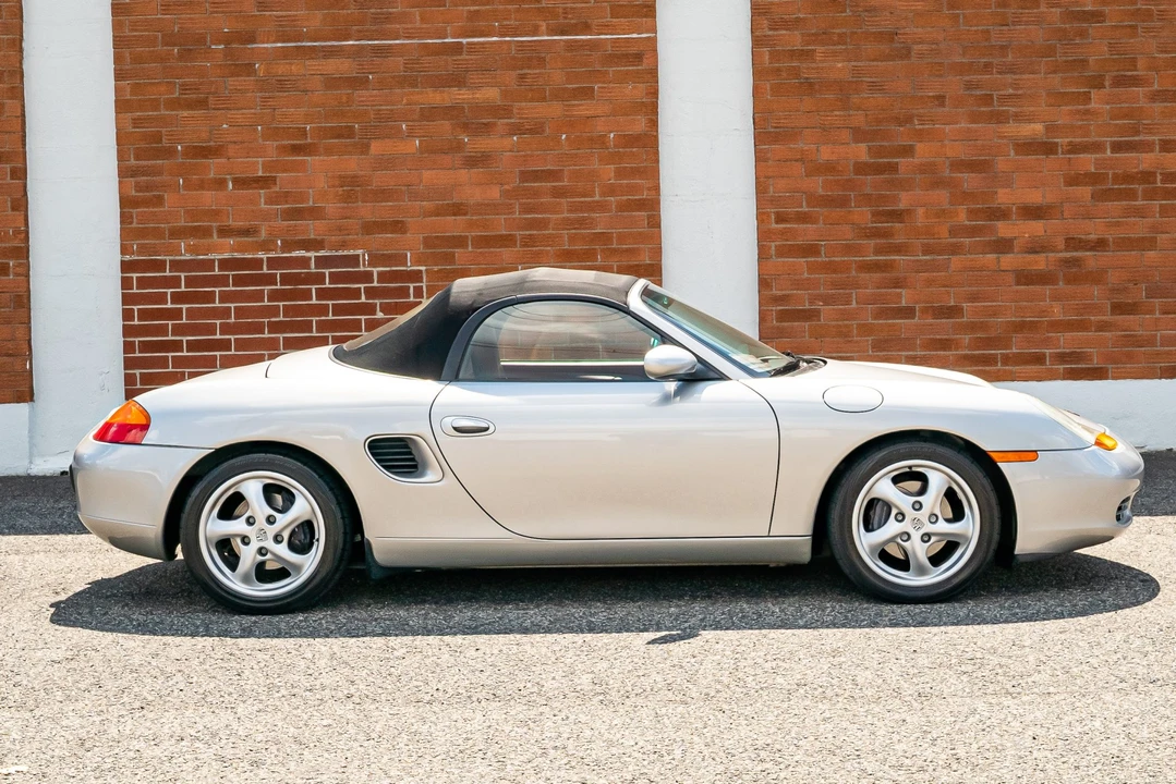 1998 Porsche 986 Boxster - Image 13 of 31