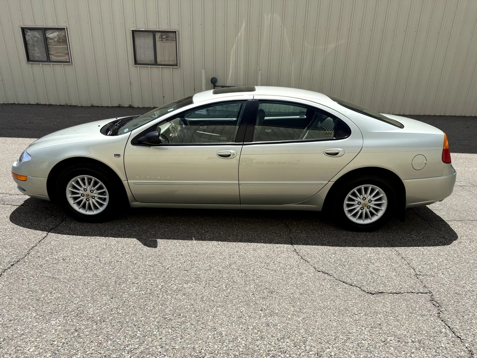 1999 Chrysler 300 - Image 8 of 31