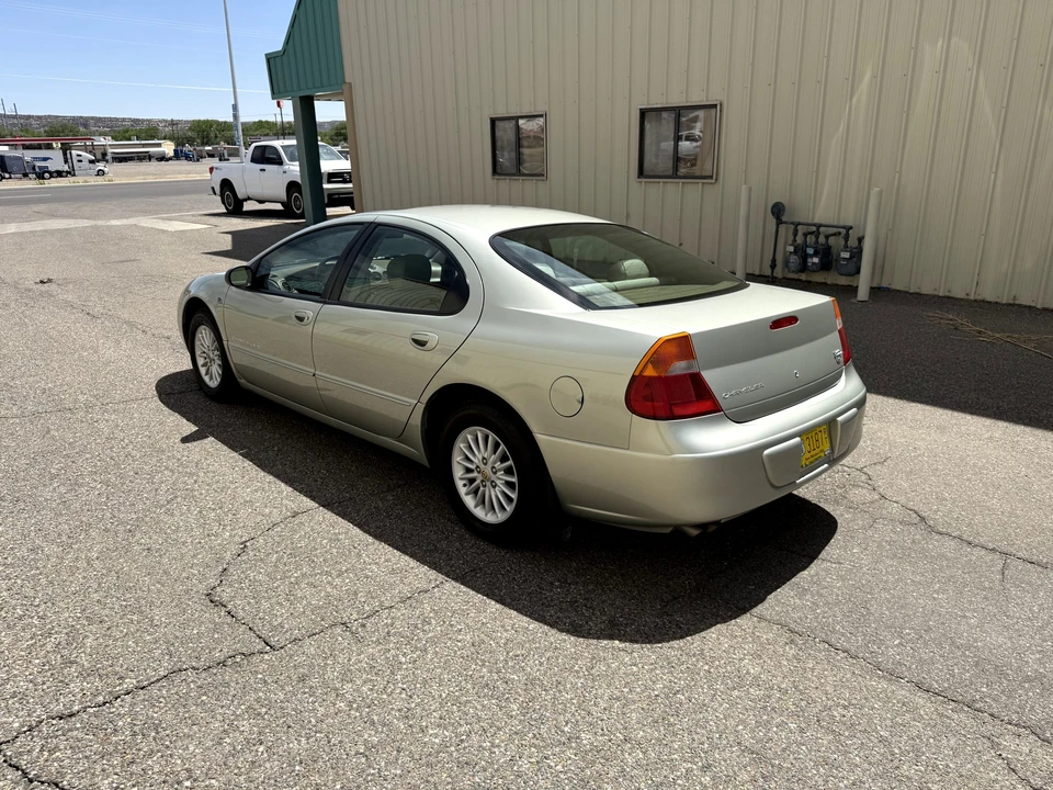 1999 Chrysler 300 - Image 10 of 31