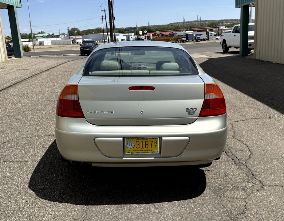 1999 Chrysler 300 - Image 12 of 31