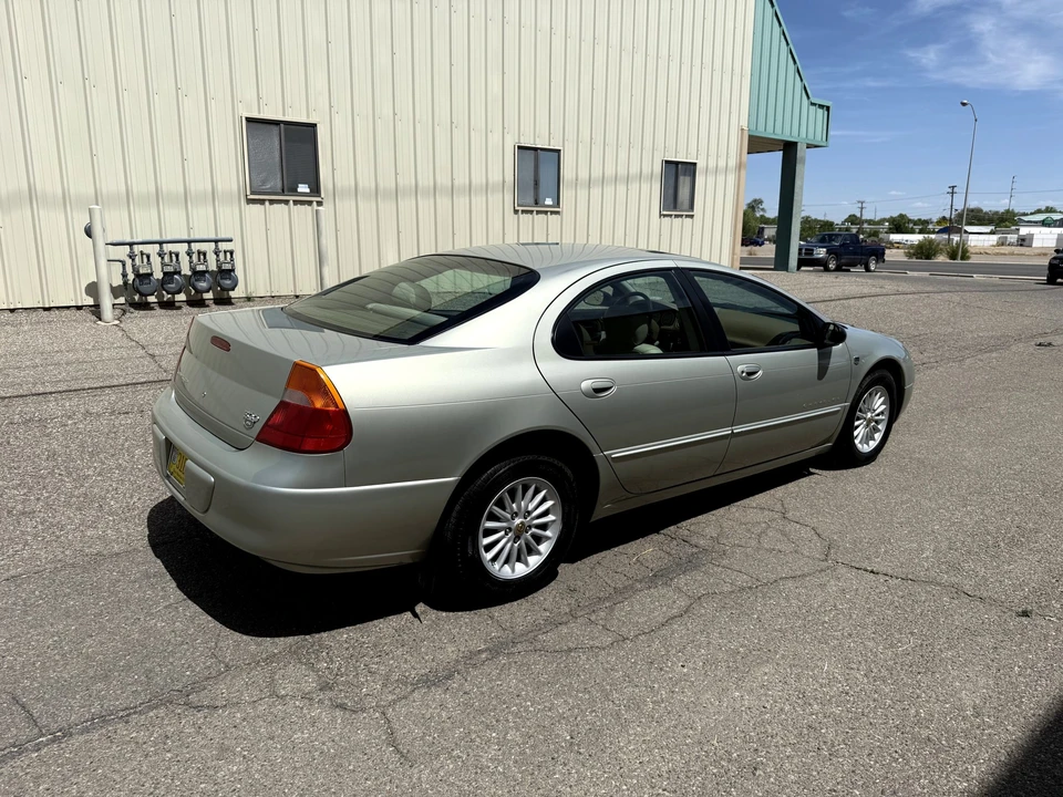 1999 Chrysler 300 - Image 15 of 31