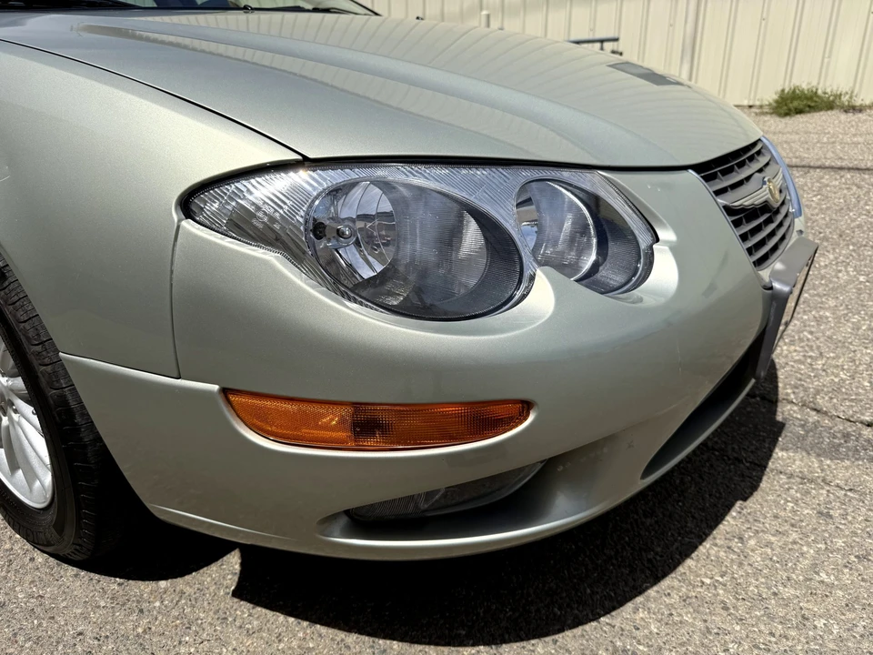 1999 Chrysler 300 - Image 19 of 31