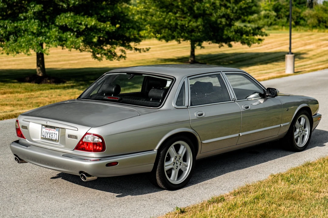 1999 Jaguar X308 XJR - Image 26 of 31