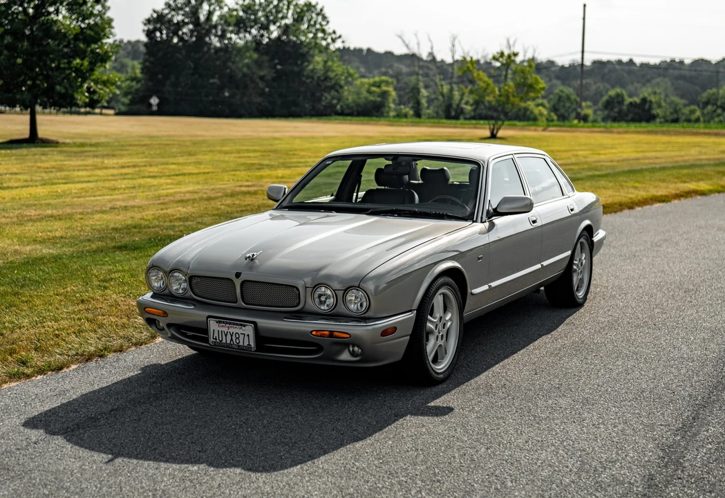 1999 Jaguar X308 XJR - Image 2 of 31