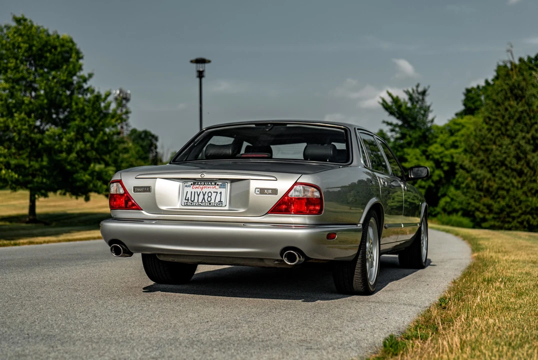 1999 Jaguar X308 XJR - Image 29 of 31