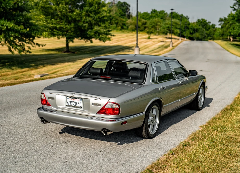 1999 Jaguar X308 XJR - Image 28 of 31