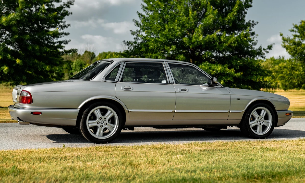 1999 Jaguar X308 XJR - Image 21 of 31