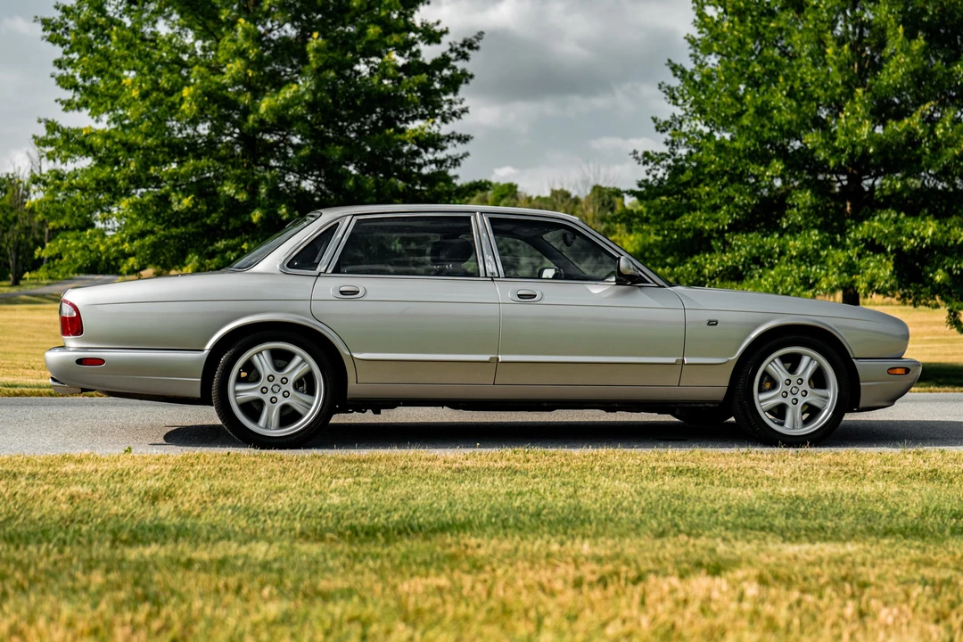 1999 Jaguar X308 XJR - Image 19 of 31