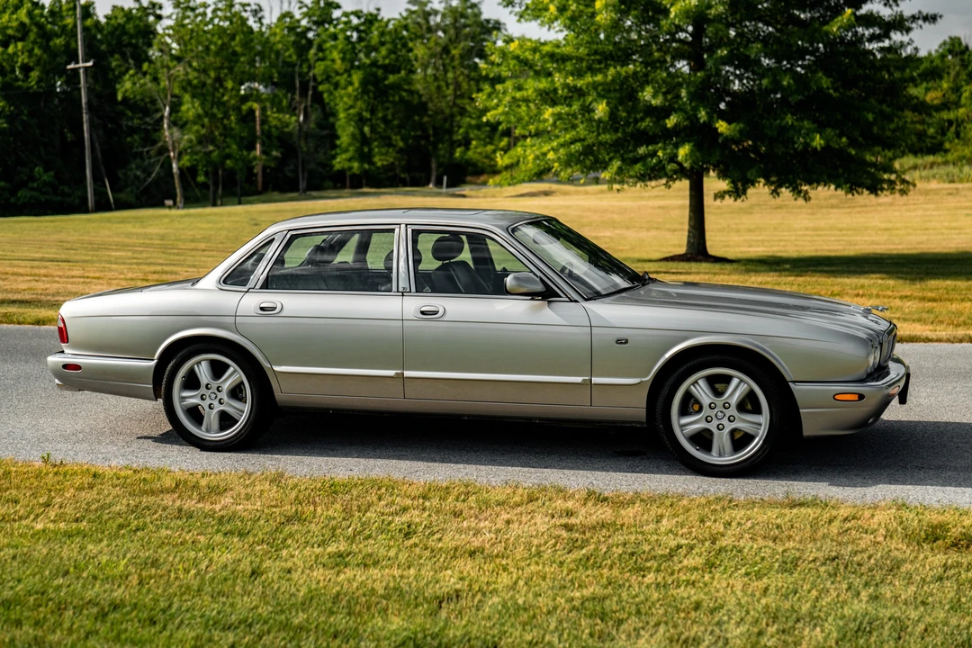1999 Jaguar X308 XJR - Image 16 of 31
