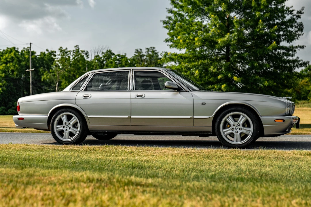 1999 Jaguar X308 XJR - Image 15 of 31