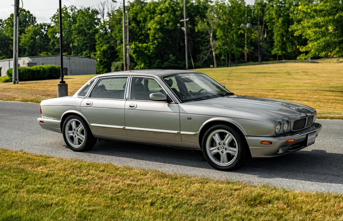 1999 Jaguar X308 XJR - Image 14 of 31
