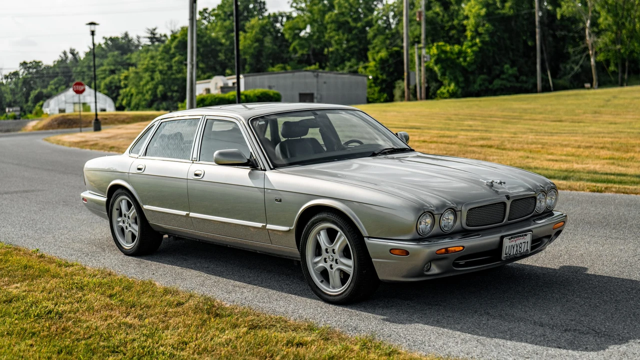 1999 Jaguar X308 XJR - Image 12 of 31