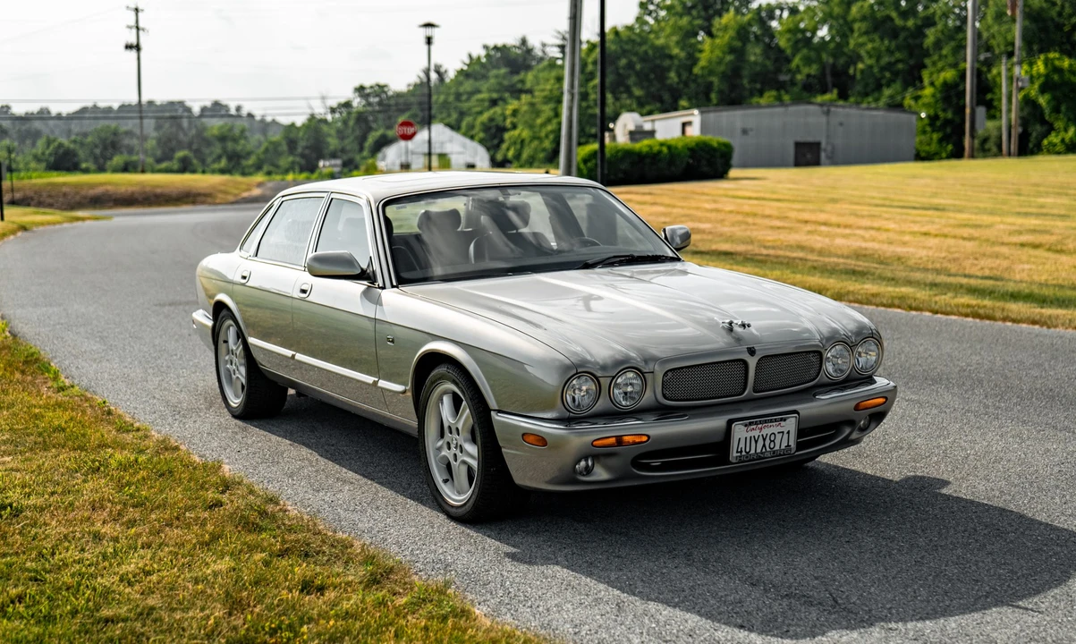 1999 Jaguar X308 XJR - Image 10 of 31