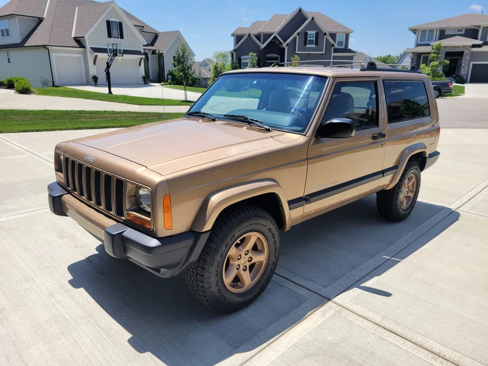 1999 Jeep XJ Cherokee - Image 2 of 31