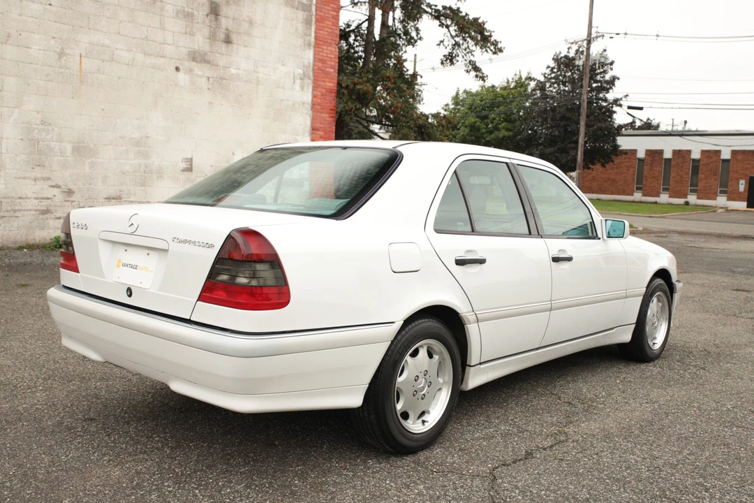 1999 Mercedes-Benz W202 C-Class - Image 11 of 31