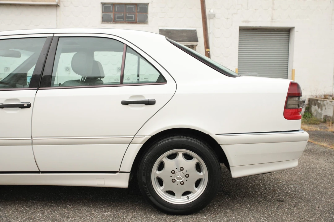 1999 Mercedes-Benz W202 C-Class - Image 24 of 31