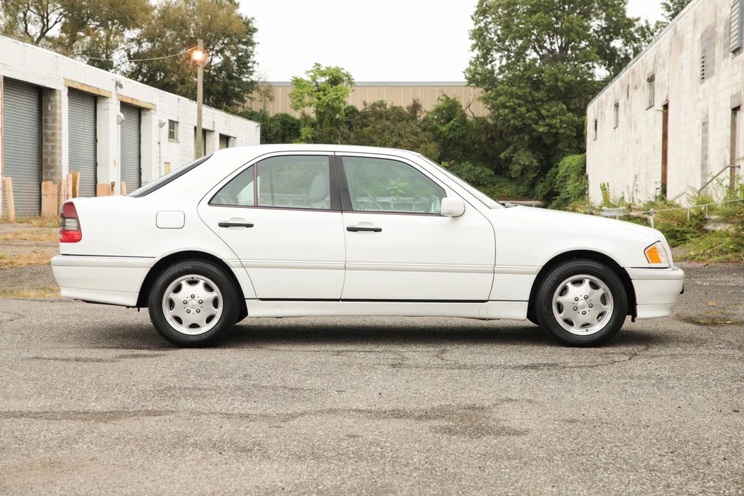 1999 Mercedes-Benz W202 C-Class - Image 13 of 31