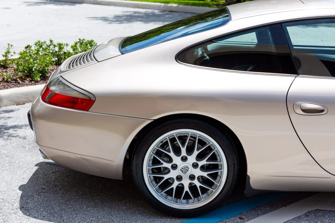1999 Porsche 996 Carrera - Image 27 of 31