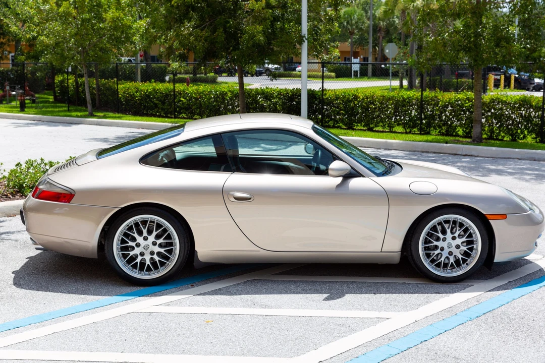 1999 Porsche 996 Carrera - Image 15 of 31