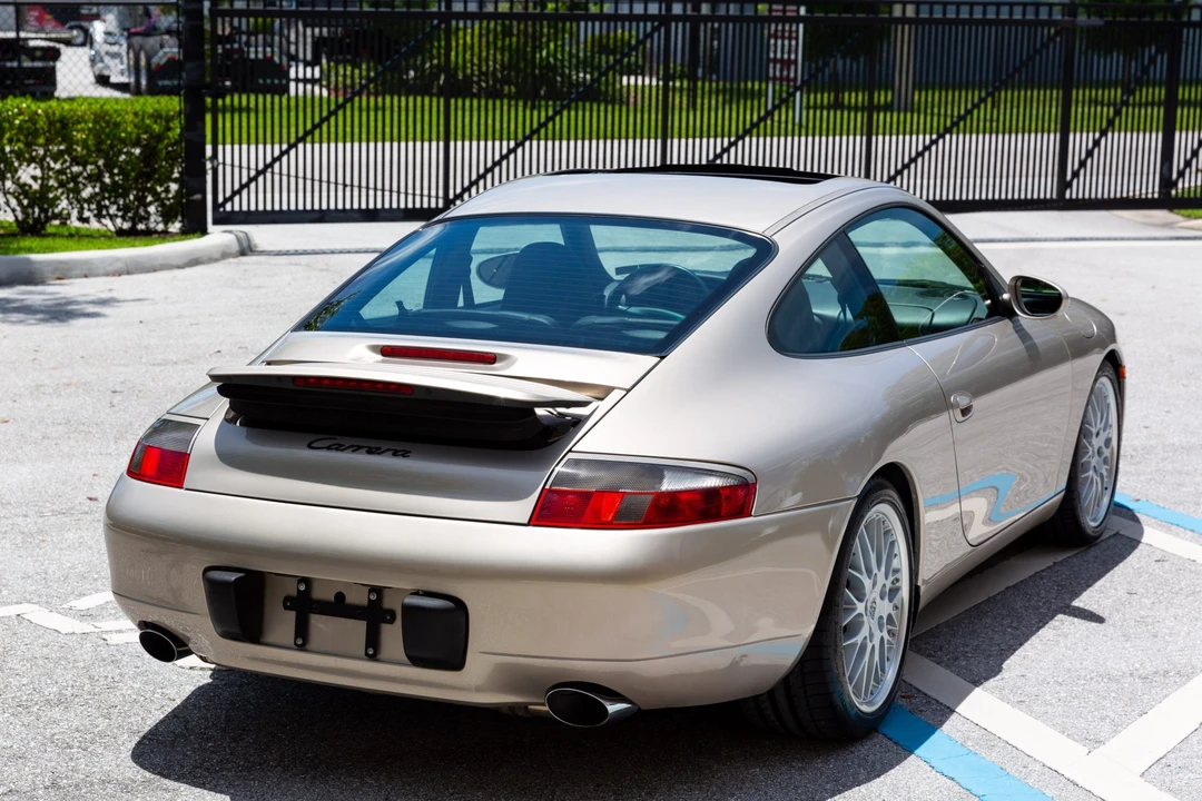1999 Porsche 996 Carrera - Image 19 of 31
