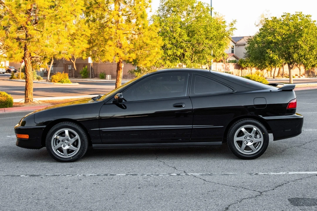 2000 Acura Integra 3rd Gen - Image 2 of 31