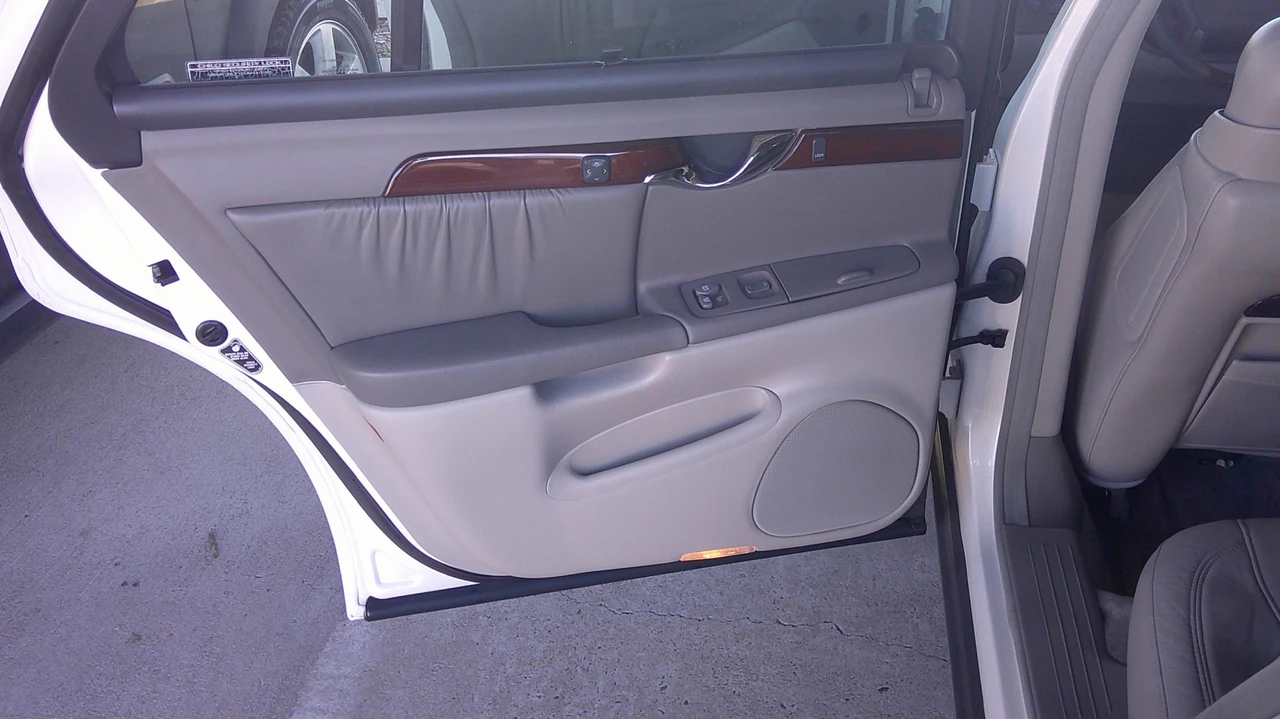 2000 Cadillac DeVille 8th Gen - Image 25 of 31
