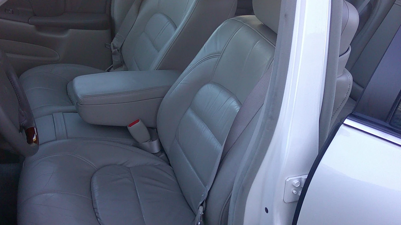 2000 Cadillac DeVille 8th Gen - Image 18 of 31