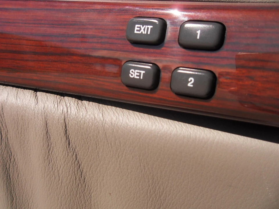 2000 Cadillac DeVille 8th Gen - Image 23 of 31