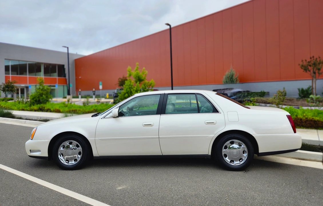 2000 Cadillac DeVille 8th Gen - Image 11 of 31
