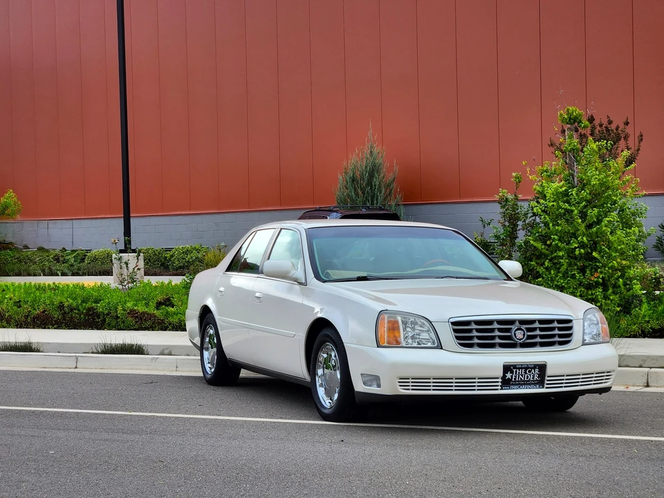 2000 Cadillac DeVille 8th Gen - Image 2 of 31