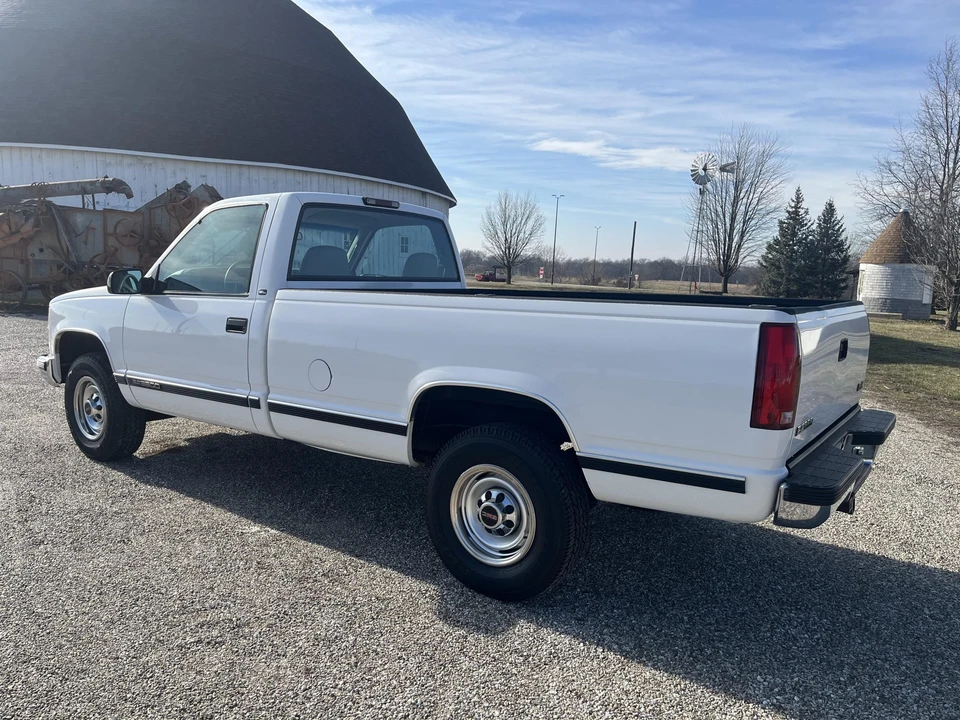 2000 GMC Sierra Heavy Duty 2nd Gen - Image 8 of 31