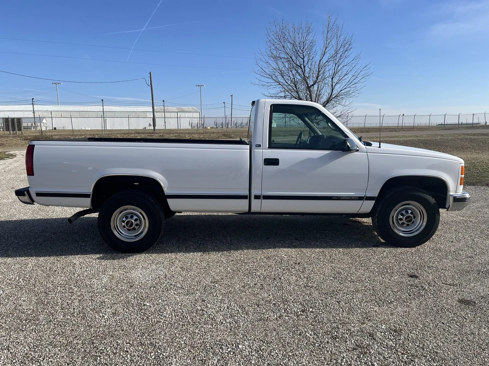 2000 GMC Sierra Heavy Duty 2nd Gen - Image 16 of 31