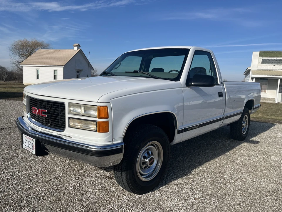 2000 GMC Sierra Heavy Duty 2nd Gen - Image 2 of 31