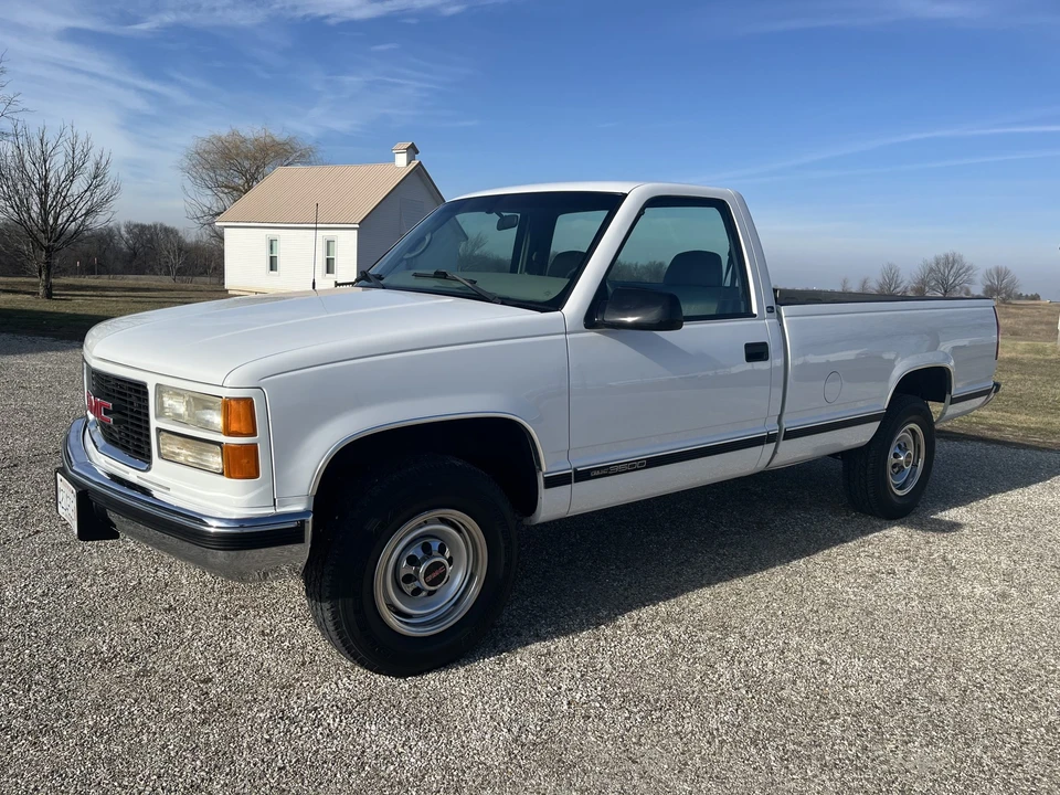 2000 GMC Sierra Heavy Duty 2nd Gen - Image 4 of 31