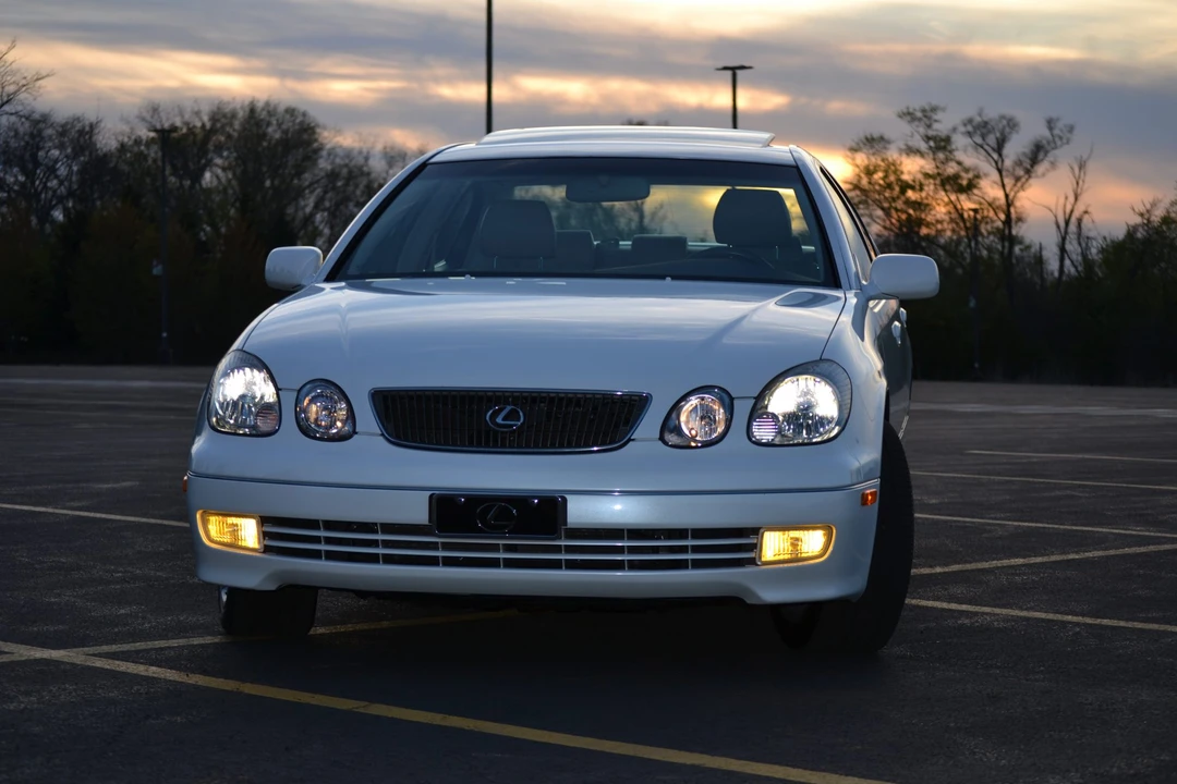 2000 Lexus GS 2nd Gen - Image 17 of 31